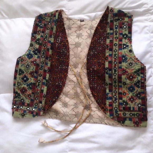 Pakistani Vest with tiny mirrors/silver plates - Picture 1 of 3